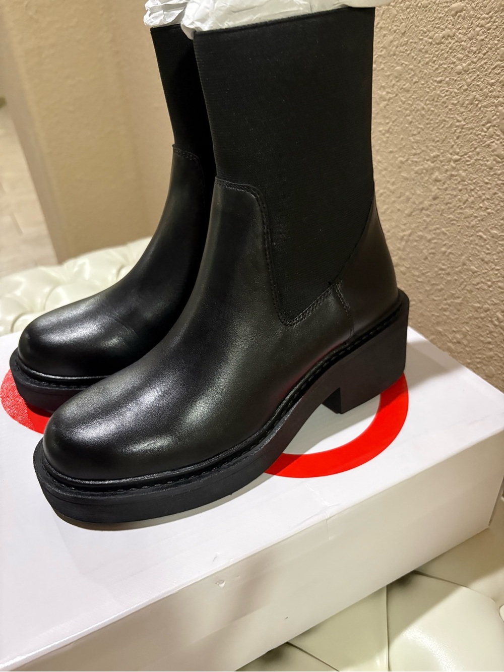 Blondo Black Leather Waterproof Frankie Chelsea Boot- Women's Size 7- New in Box